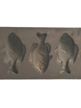 Lodge Cast Iron Perch Pan Fish Shaped Bakeware Original Heirloom